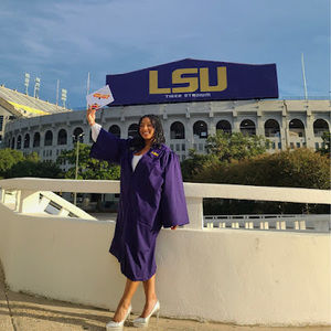 Meet your Posher, Danielle